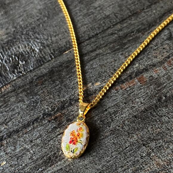 NEW Gold Vintage Style Floral Layering Necklace - Picture 7 of 8